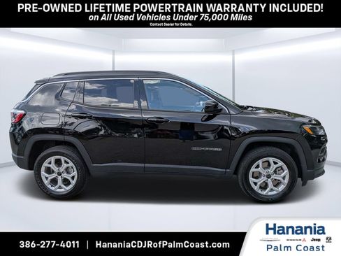 Used 2025 Jeep Compass Latitude AWD/4WD image 2