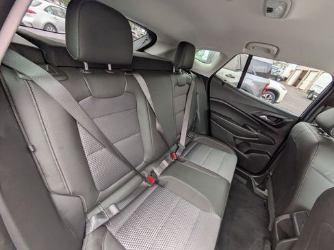 Used 2025 Chevrolet Trax LT w/ LT Convenience Package image 24