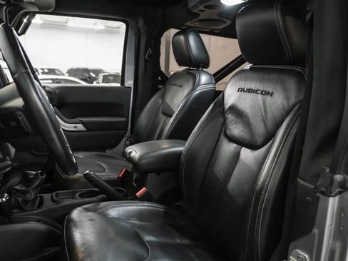 Used 2013 Jeep Wrangler Rubicon w/ PWR Convenience Group AWD/4WD image 31
