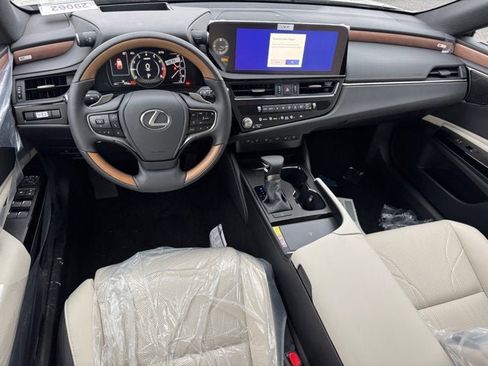 New 2025 Lexus ES 350 Ultra Luxury image 9