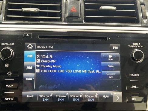 Used 2018 Subaru Legacy 3.6R Limited image 16