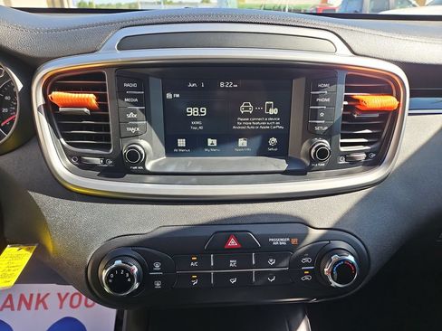 Used 2020 Kia Sorento FWD V6 image 18