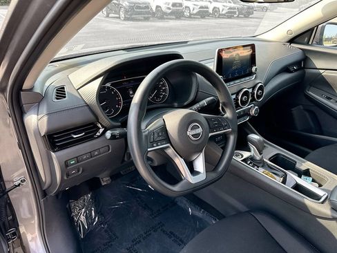 Used 2025 Nissan Sentra SV FWD image 13