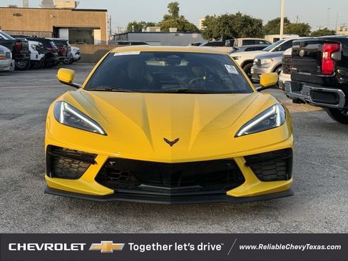 Used 2025 Chevrolet Corvette Stingray Premium Cpe w/ Z51 Performance Package RWD image 2