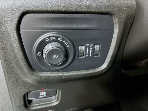 Used 2023 Jeep Grand Cherokee L Overland w/ MOPAR Finishing Package AWD/4WD image 11
