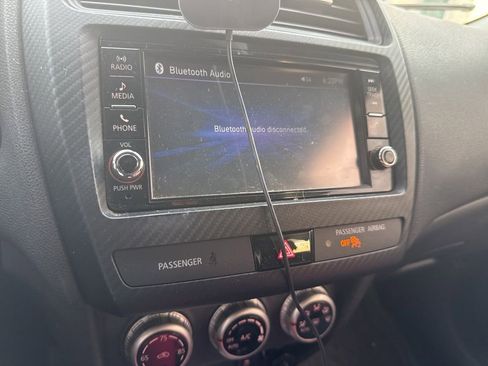 Used 2020 Mitsubishi Outlander Sport ES FWD image 12