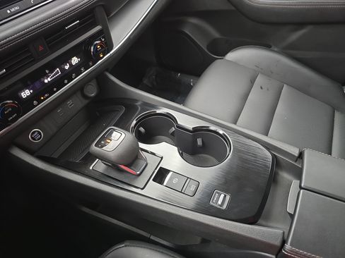 Certified 2023 Nissan Rogue SV w/ SV Premium B Package FWD image 24