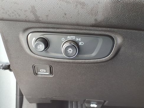 Certified 2024 GMC Terrain SLE image 17