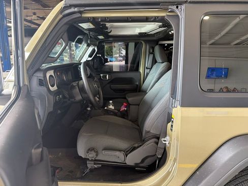 Used 2025 Jeep Wrangler Sport AWD/4WD image 6