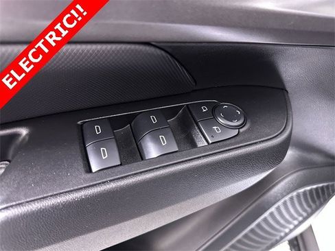 Used 2025 Chevrolet Equinox EV LT image 24