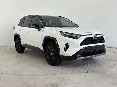 Used 2022 Toyota RAV4 XSE AWD/4WD image 7