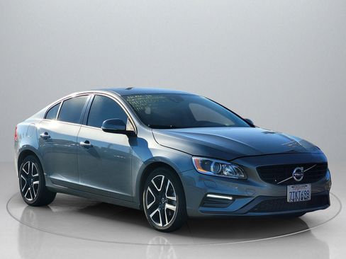 Used 2017 Volvo S60 T5 Dynamic image 10