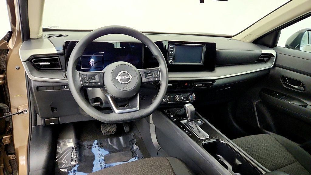 Used 2025 Nissan Kicks S w/ Charging Package FWD image 12