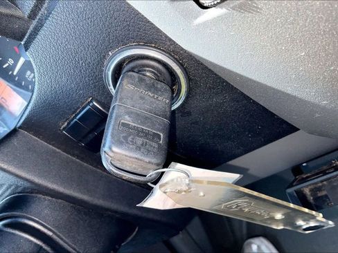 Used 2013 Mercedes-Benz Sprinter 2500 image 13