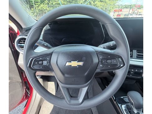 Used 2026 Chevrolet Trax LT FWD image 12