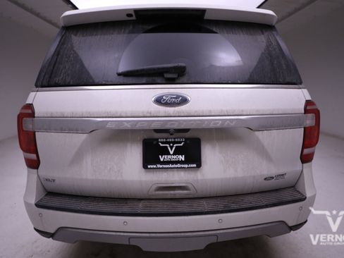 Used 2020 Ford Expedition XLT w/ Equipment Group 202A image 3