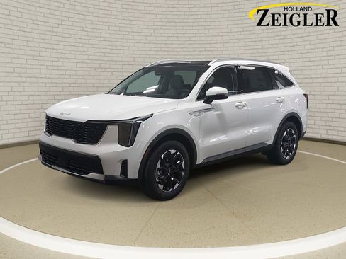 New 2026 Kia Sorento S image 1