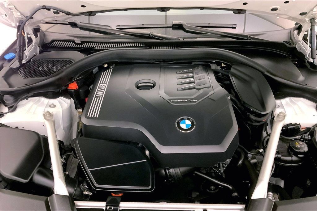 Certified 2023 BMW 530i xDrive w/ M Sport Package AWD/4WD image 9