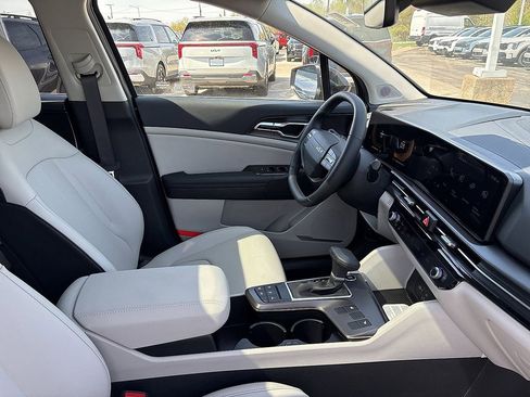New 2026 Kia Sportage EX FWD image 7