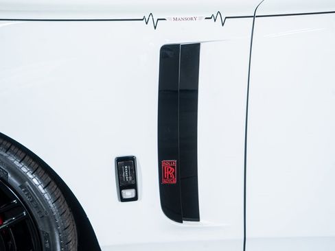 Used 2023 Rolls-Royce Phantom Sedan image 27