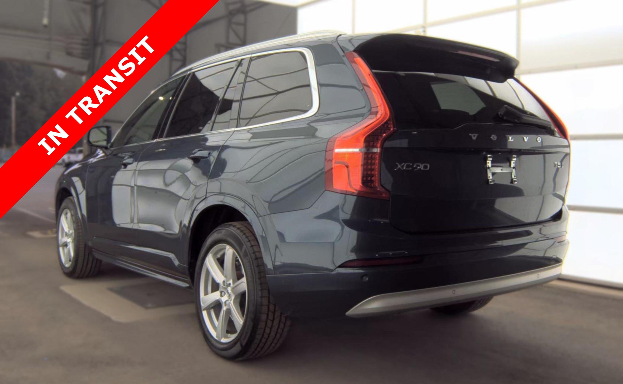 Used 2022 Volvo XC90 T5 Momentum AWD/4WD image 4