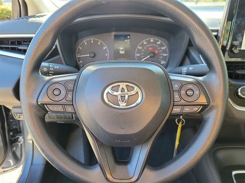 Used 2025 Toyota Corolla LE image 18