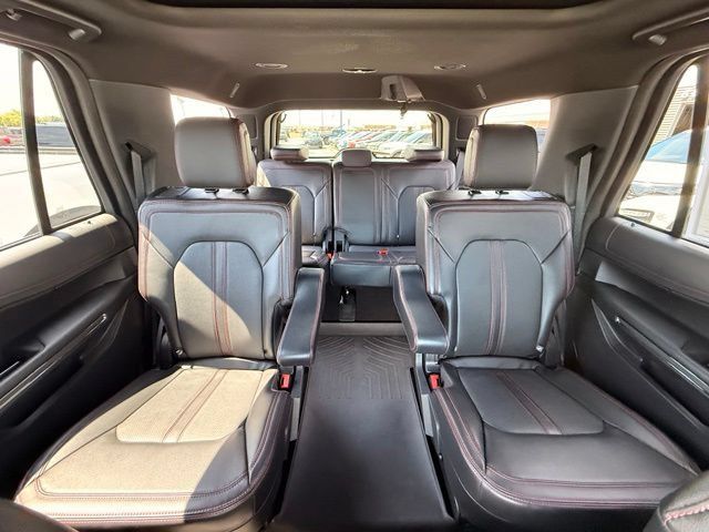 Used 2024 Ford Expedition Limited AWD/4WD image 34
