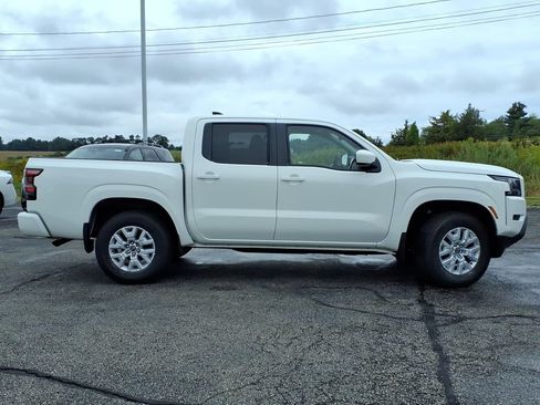 Certified 2023 Nissan Frontier SV w/ Tow Package AWD/4WD image 2