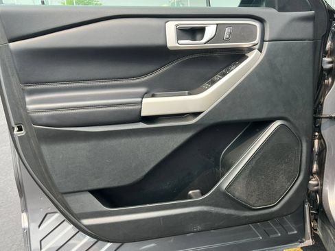 Certified 2021 Ford Explorer XLT w/ Equipment Group 202A AWD/4WD image 16