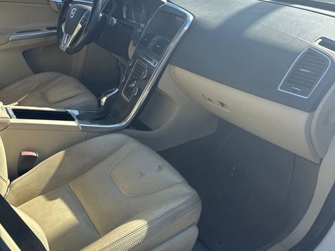 Used 2014 Volvo XC60 3.2 w/ Protection Package image 15
