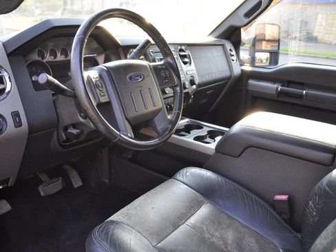 Used 2011 Ford F250 Lariat w/ Chrome Pkg image 16