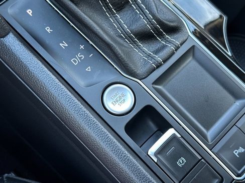 Used 2022 Volkswagen Atlas SE image 23