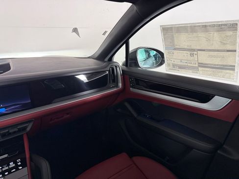 New 2026 Porsche Cayenne Coupe image 23