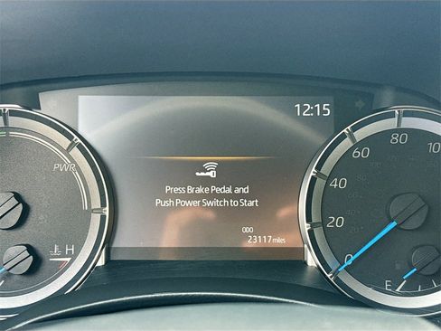 Used 2023 Toyota Highlander Bronze Edition image 13