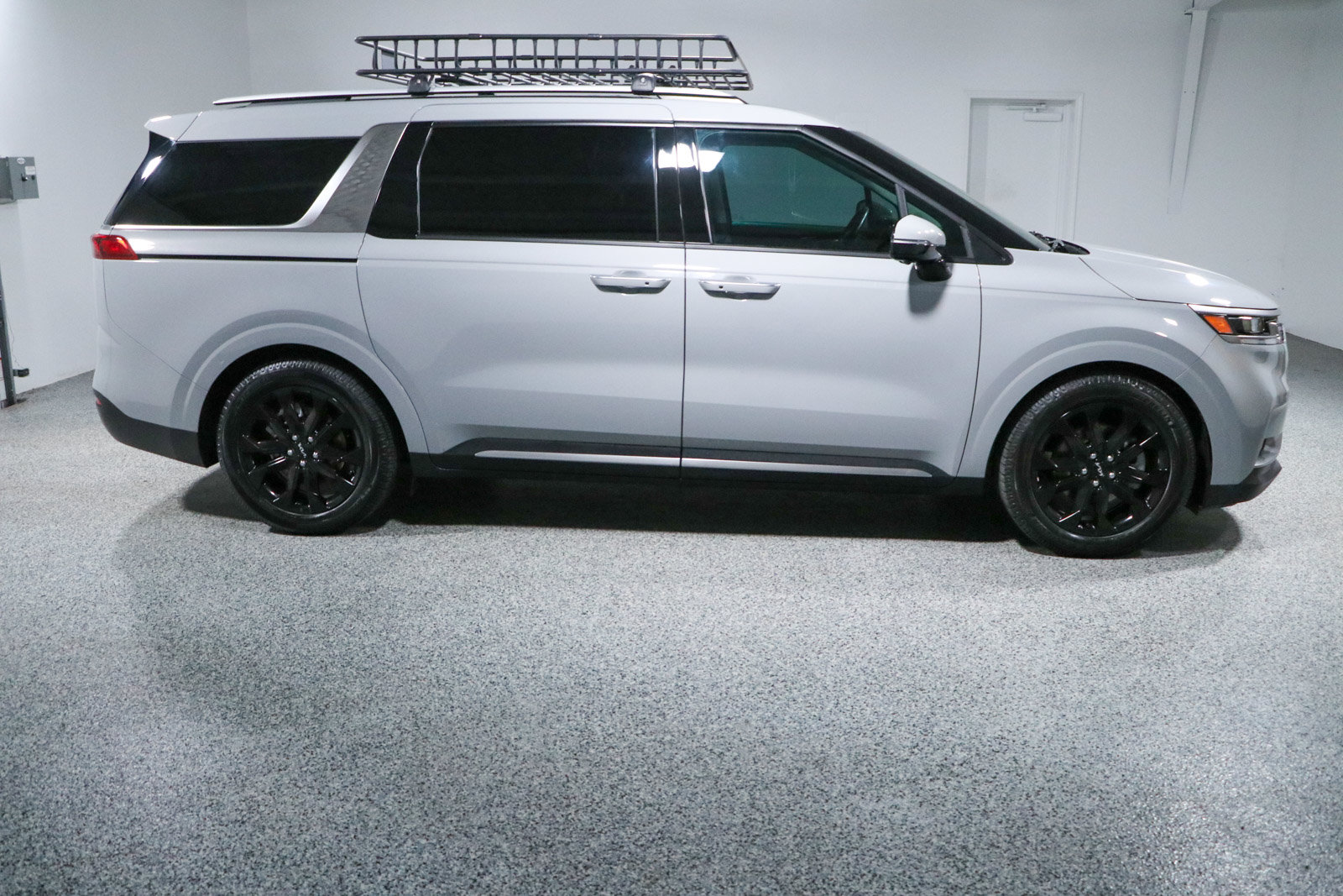 Used 2024 Kia Carnival SX Prestige FWD image 6