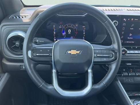 Used 2023 Chevrolet Colorado LT w/ LT Convenience Package II AWD/4WD image 10