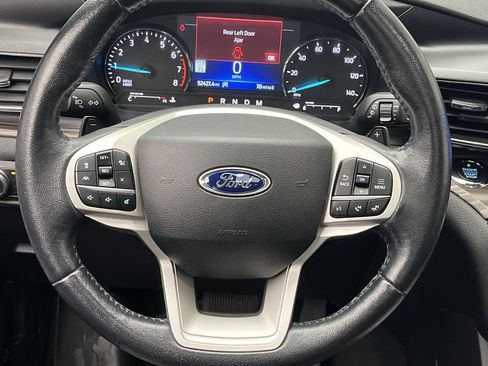 Used 2021 Ford Explorer Limited w/ Equipment Group 301A AWD/4WD image 18