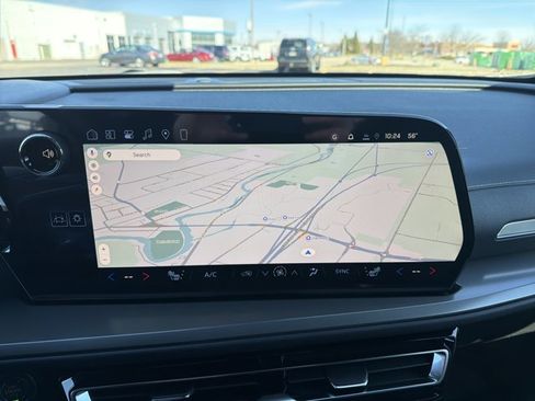 New 2026 Chevrolet Traverse LT image 17