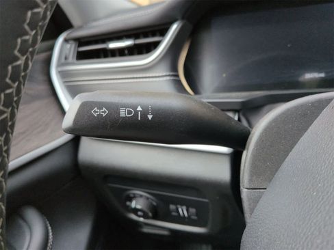 Certified 2023 Jeep Grand Cherokee L Limited image 27