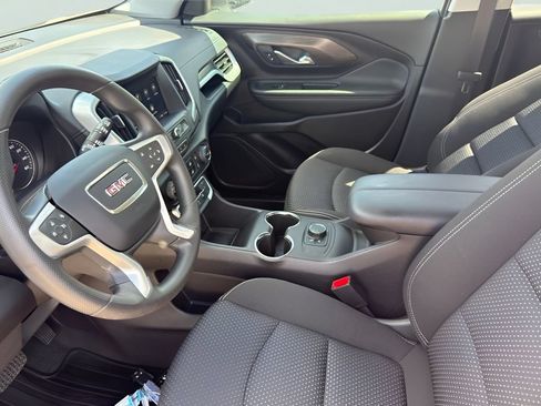 Used 2024 GMC Terrain SLE w/ Elevation Edition FWD image 11