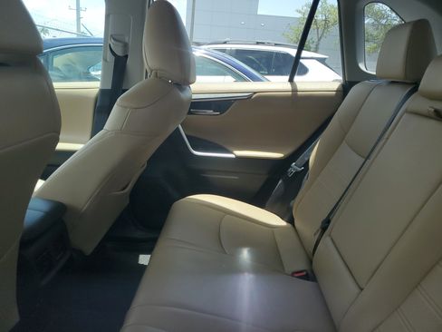 Used 2019 Toyota RAV4 Limited w/ Cold Weather Package FWD image 10