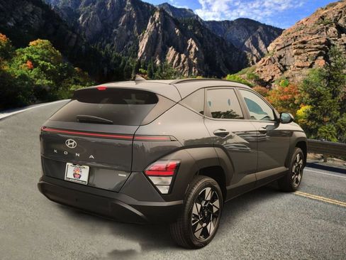 Used 2024 Hyundai Kona SEL AWD/4WD image 3