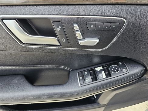 Used 2014 Mercedes-Benz E 350 Sedan image 26