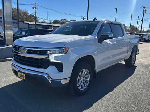 Used 2023 Chevrolet Silverado 1500 LT image 3