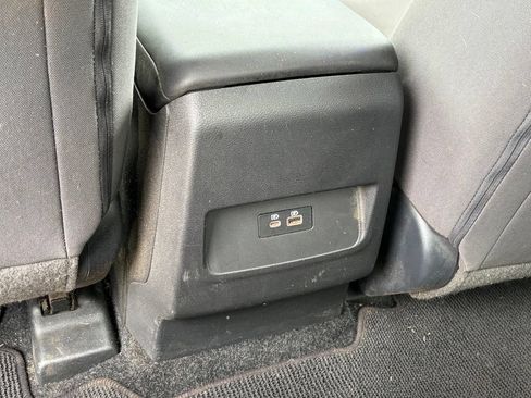 Used 2024 Nissan Frontier SV RWD image 14