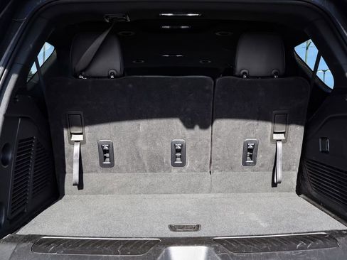 Used 2025 Chevrolet Tahoe LT image 40