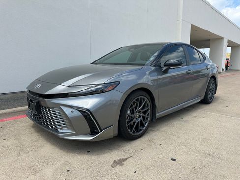 Used 2025 Toyota Camry XSE w/ Premium Plus Package FWD image 3