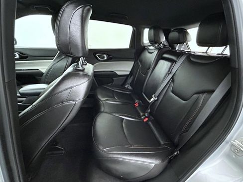 Certified 2024 Jeep Compass Limited image 19