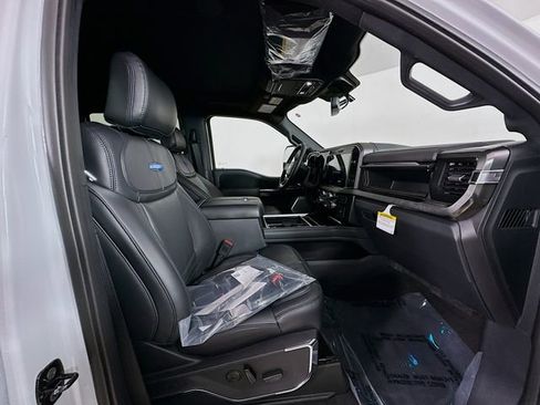 New 2026 Ford F450 Platinum w/ FX4 Off-Road Package image 28