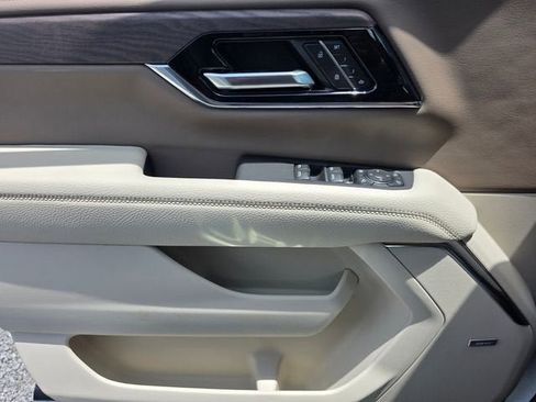 Used 2026 GMC Yukon XL Denali w/ Sun & Power Step Package AWD/4WD image 35
